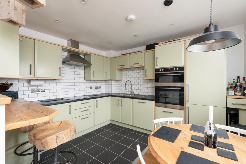 Images for Wicketts End, Whitstable