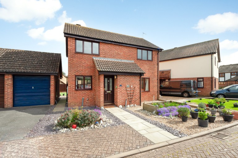 Amos Close, Beltinge