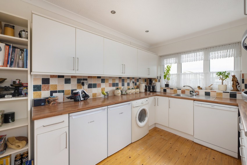 Images for Chanctonbury Chase, Seasalter, Whitstable