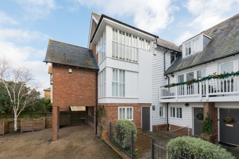 View Full Details for Saltway Court, West Cliff, Whitstable